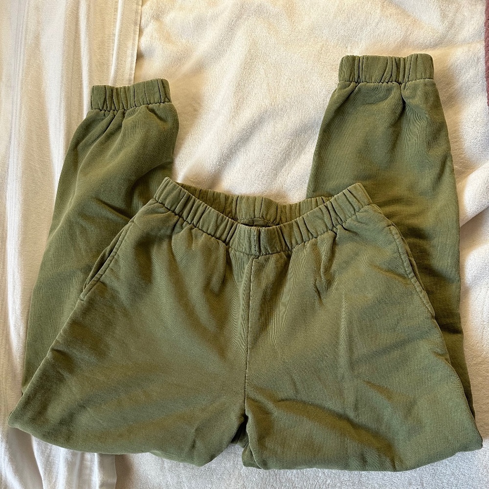 Brandy Melville green rosa sweatpants